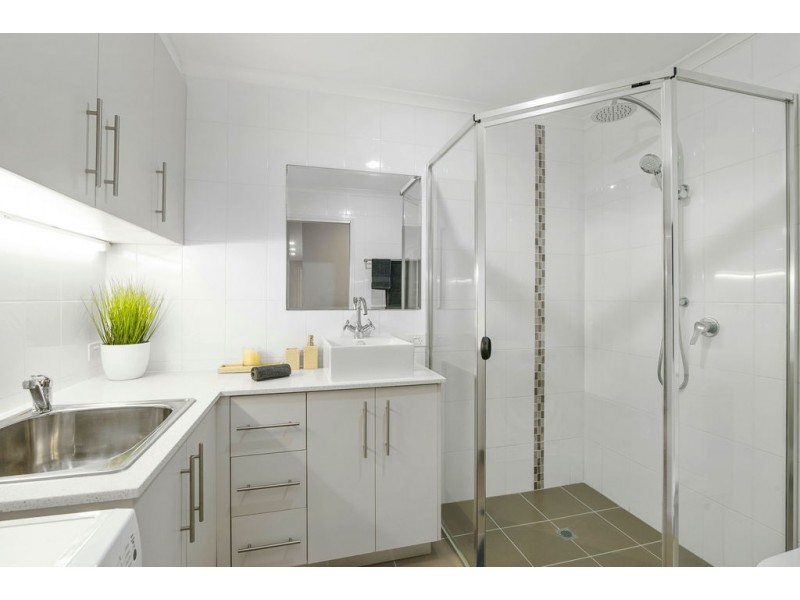 16 Lexington Drive, Worongary QLD 4213