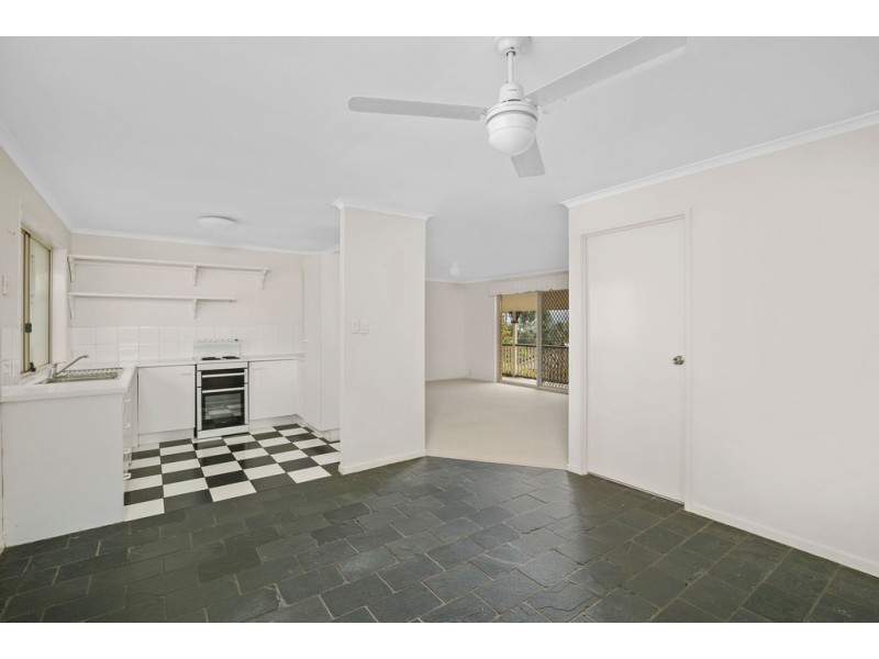 33 Balsa Street, Elanora QLD 4221