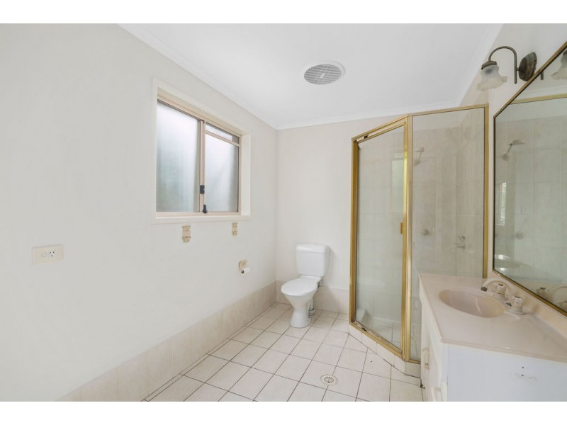 33 Balsa Street, Elanora QLD 4221