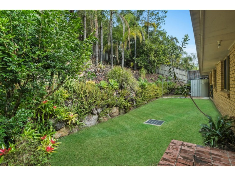 33 Balsa Street, Elanora QLD 4221