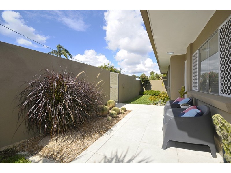 2/156 Johnston Street, Southport QLD 4215