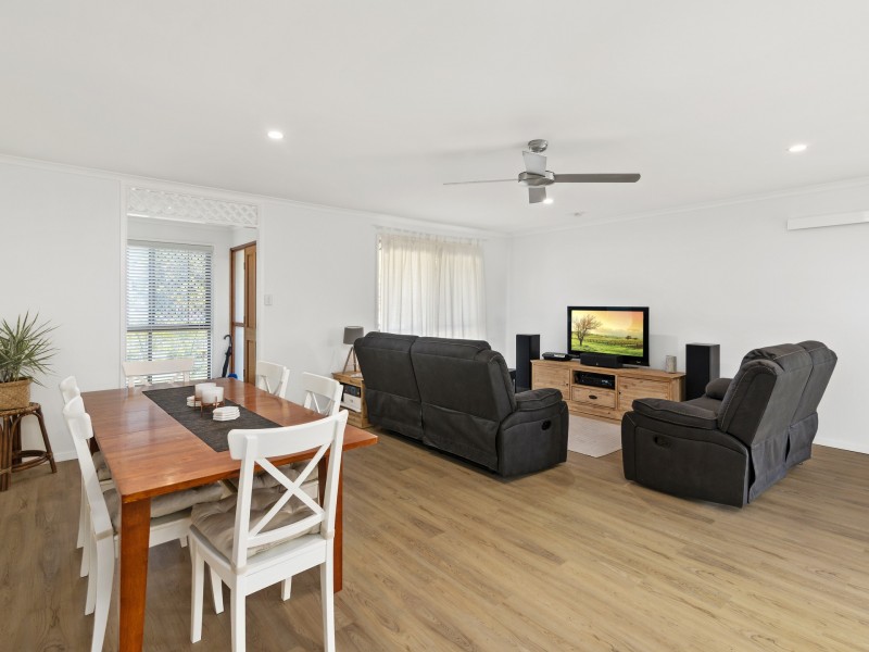 82 Saffron Street, Elanora QLD 4221