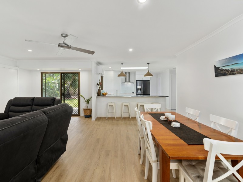 82 Saffron Street, Elanora QLD 4221