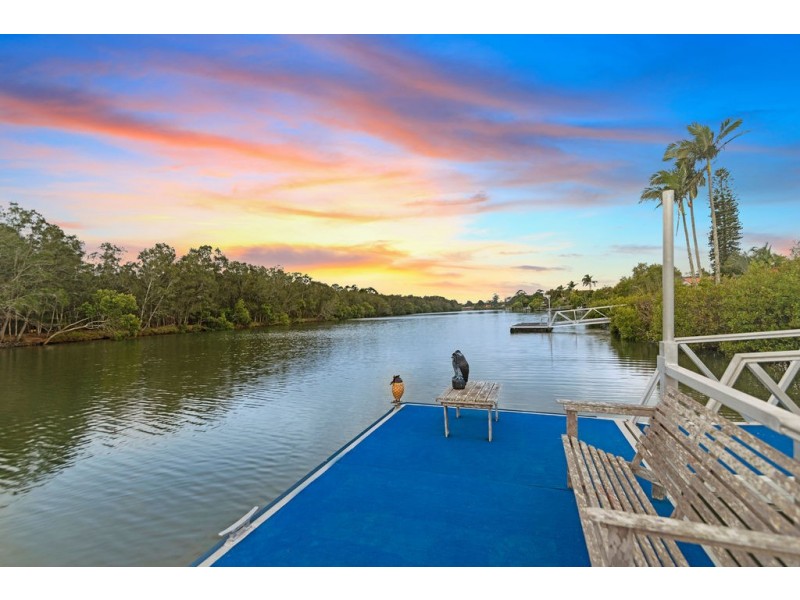 13 Kentia Court, Elanora QLD 4221