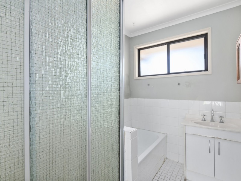 2 Beau Court, Highland Park QLD 4211