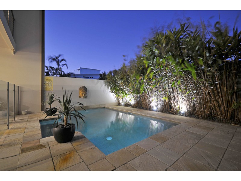 2/17 Bali Avenue, Palm Beach QLD 4221