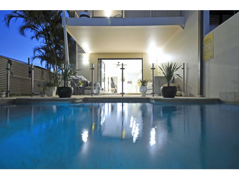 2/17 Bali Avenue, Palm Beach QLD 4221