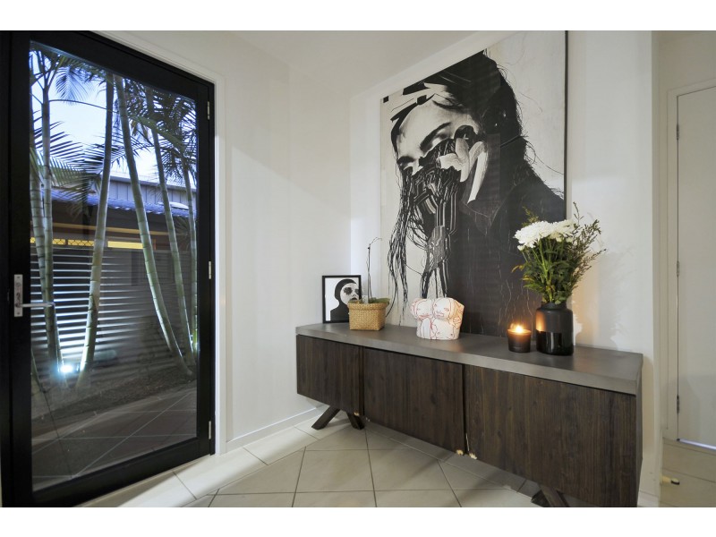 2/17 Bali Avenue, Palm Beach QLD 4221