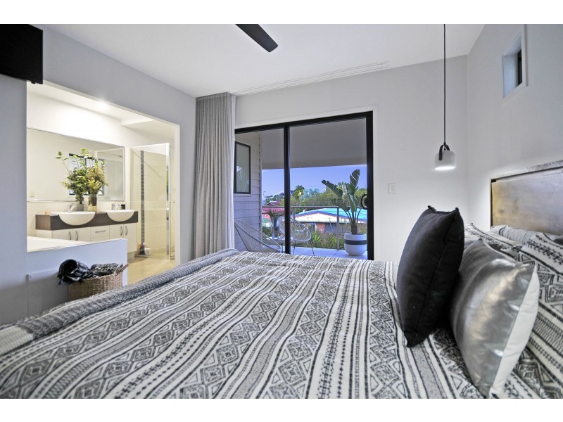 2/17 Bali Avenue, Palm Beach QLD 4221