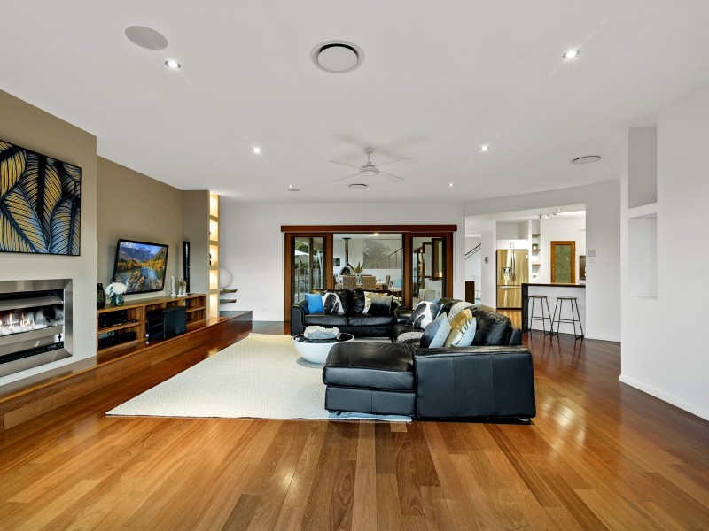 5 Boambee Court, Reedy Creek QLD 4227