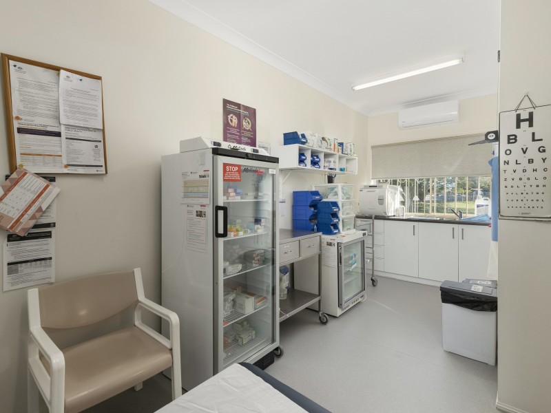 2 Saffron Street, Elanora QLD 4221