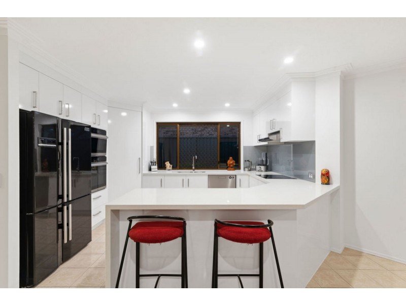 13 Kentia Court, Elanora QLD 4221