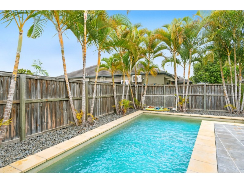 7 Shorehaven Place, Varsity Lakes QLD 4227