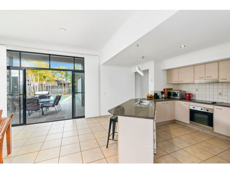 7 Shorehaven Place, Varsity Lakes QLD 4227