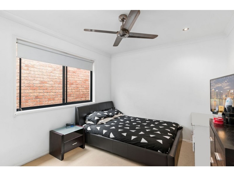 7 Shorehaven Place, Varsity Lakes QLD 4227