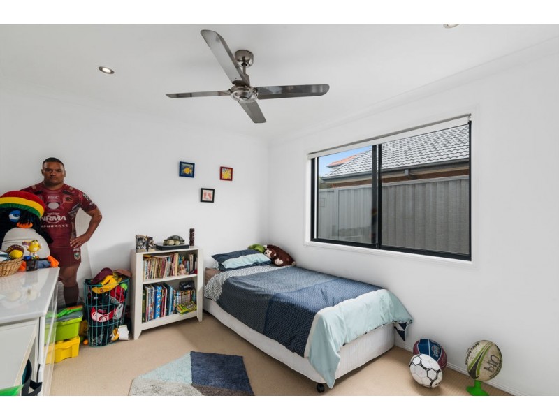 7 Shorehaven Place, Varsity Lakes QLD 4227