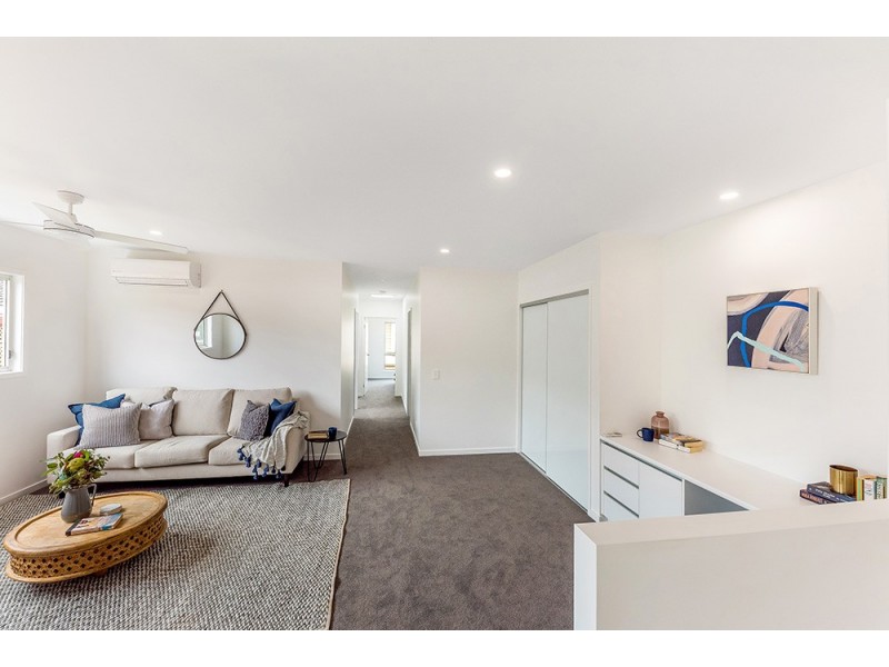 2/4 Beelyu Street, Burleigh Heads QLD 4220