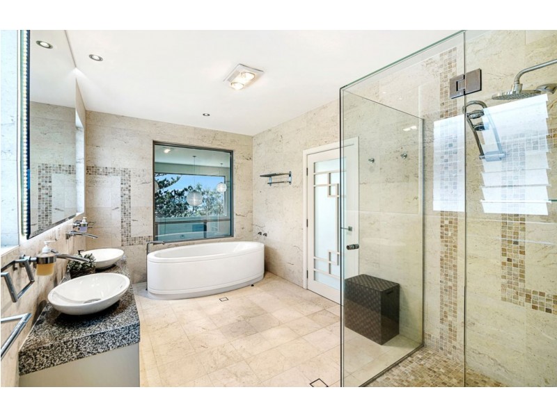 194 Pacific Parade, Bilinga QLD 4225