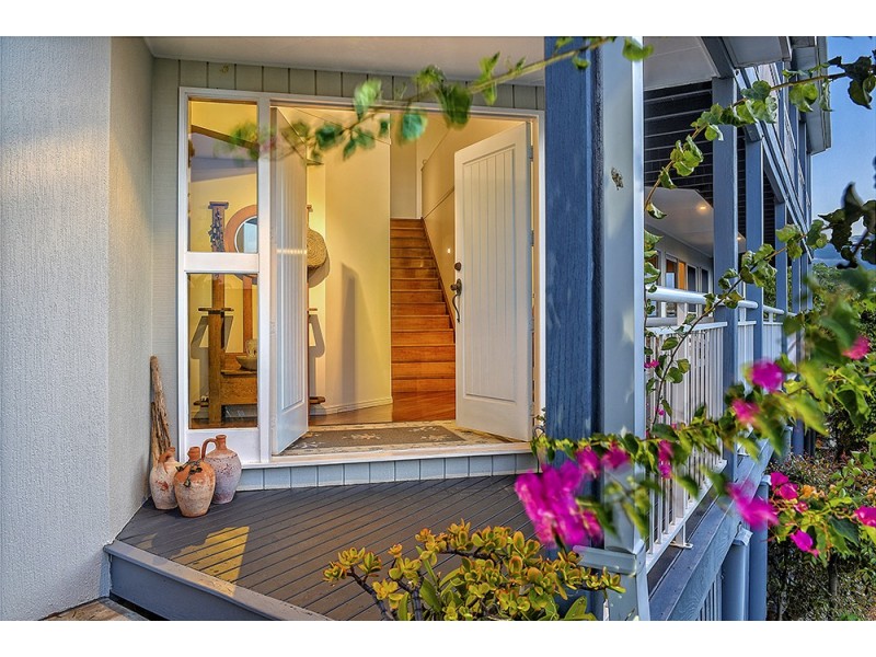 2 Albany Lane, Currumbin QLD 4223