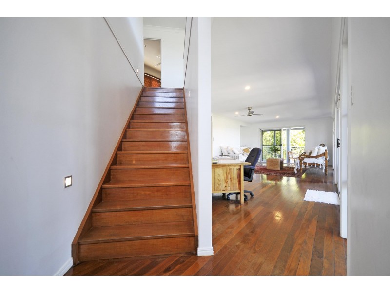 2 Albany Lane, Currumbin QLD 4223