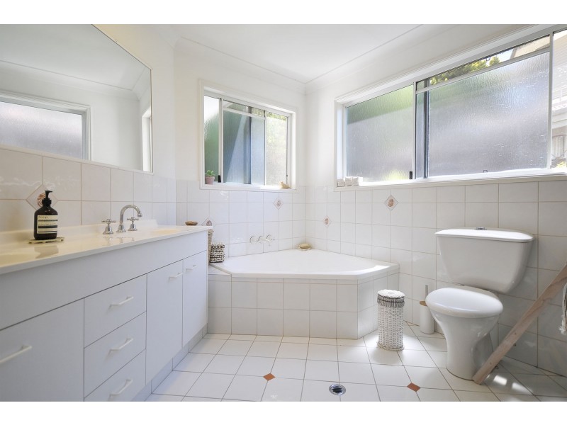 2 Albany Lane, Currumbin QLD 4223