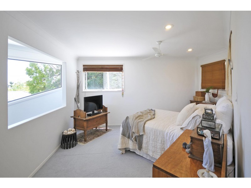 2 Albany Lane, Currumbin QLD 4223