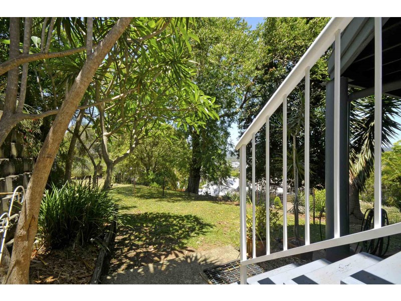 2 Albany Lane, Currumbin QLD 4223