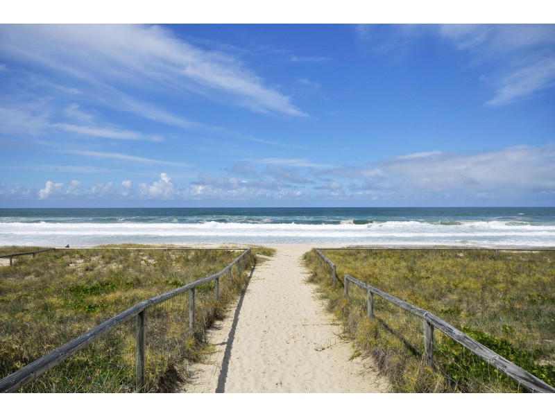 1/33 Twenty Sixth Avenue, Palm Beach QLD 4221