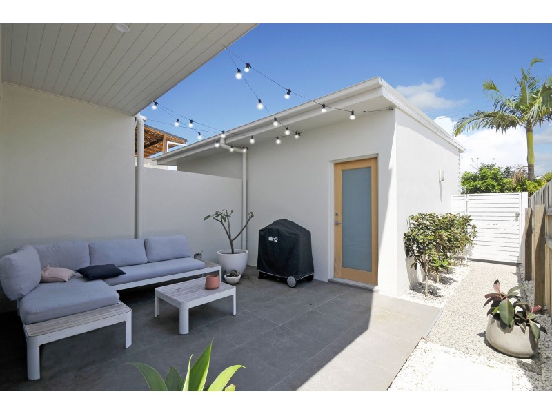 1/33 Twenty Sixth Avenue, Palm Beach QLD 4221