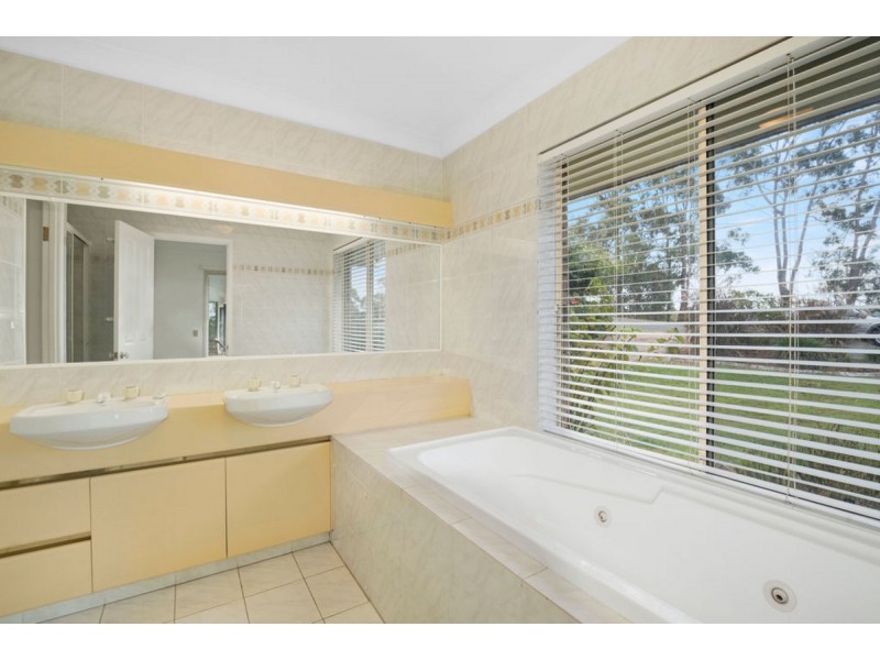 17 Sullivan Road, Tallebudgera QLD 4228