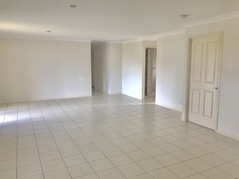 58 Merrilaine Crescent, Merrimac QLD 4226