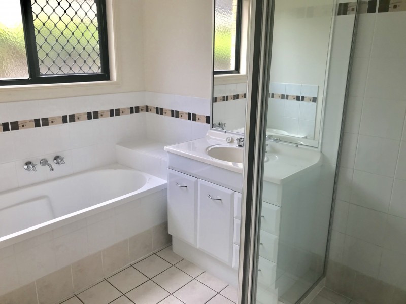 58 Merrilaine Crescent, Merrimac QLD 4226