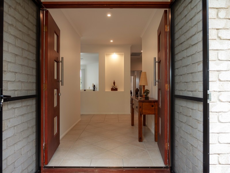 12 Des Quinlan Crescent, Tallebudgera QLD 4228