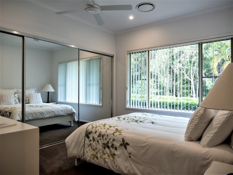 12 Des Quinlan Crescent, Tallebudgera QLD 4228