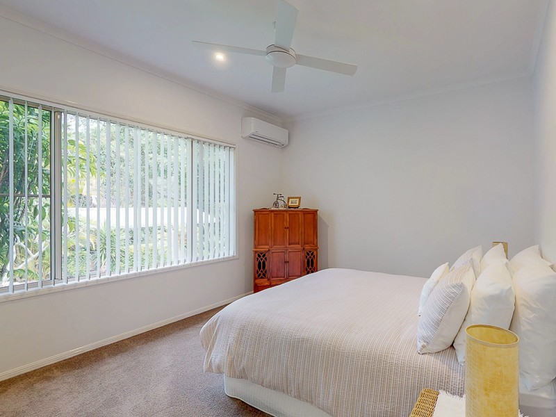 12 Des Quinlan Crescent, Tallebudgera QLD 4228