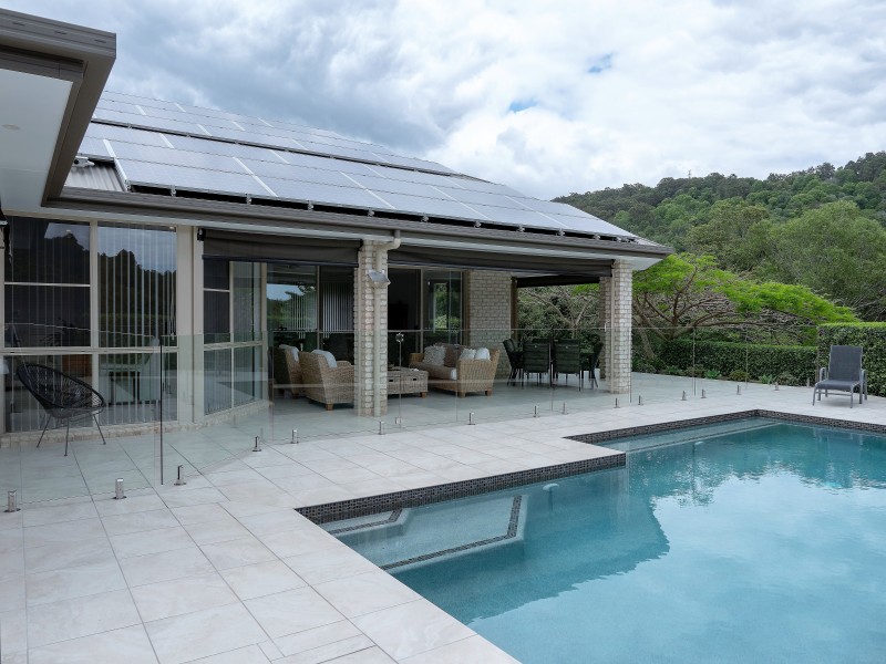 12 Des Quinlan Crescent, Tallebudgera QLD 4228