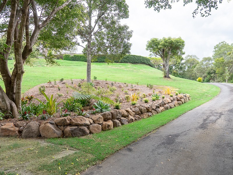 12 Des Quinlan Crescent, Tallebudgera QLD 4228