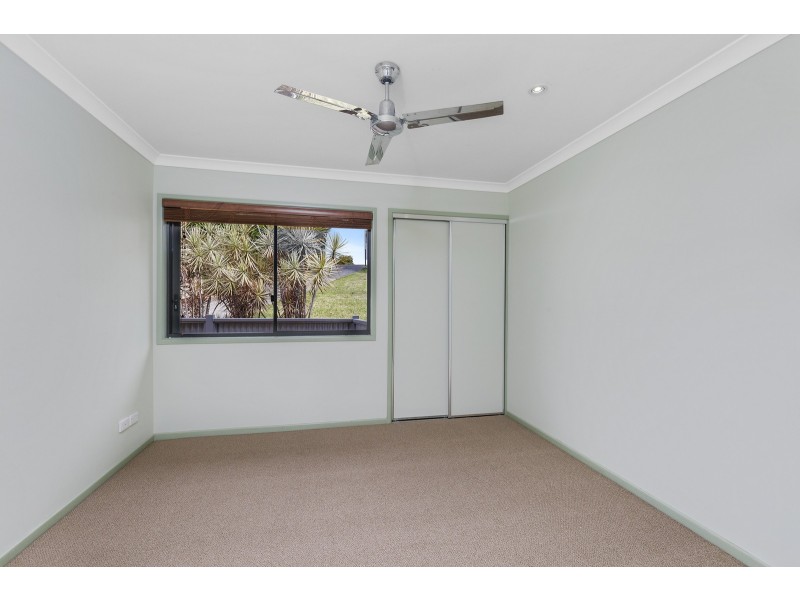 54 Tara Vista Boulevard, Highland Park QLD 4211