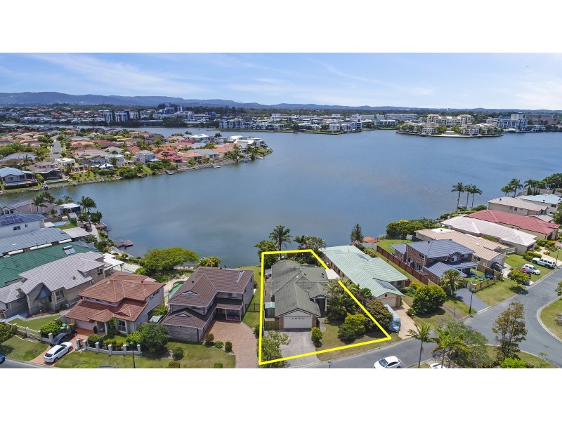 19 Notre Dame Court, Varsity Lakes QLD 4227