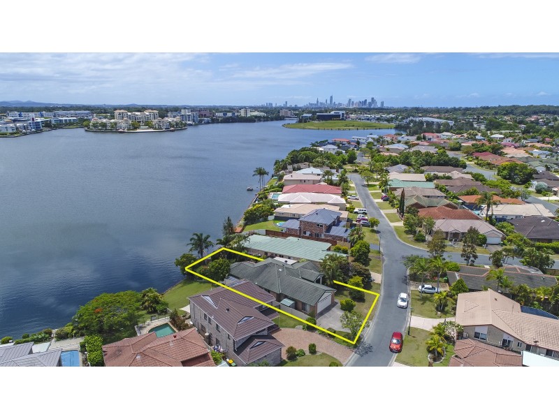 19 Notre Dame Court, Varsity Lakes QLD 4227
