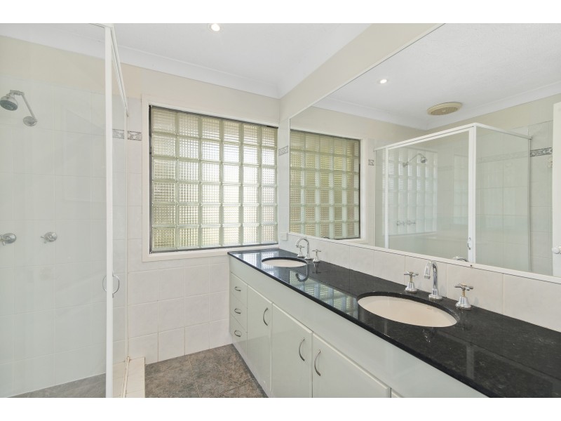 19 Notre Dame Court, Varsity Lakes QLD 4227