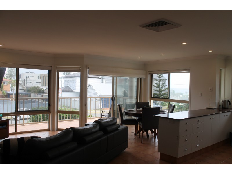 1/4 Fifteenth Avenue, Palm Beach QLD 4221