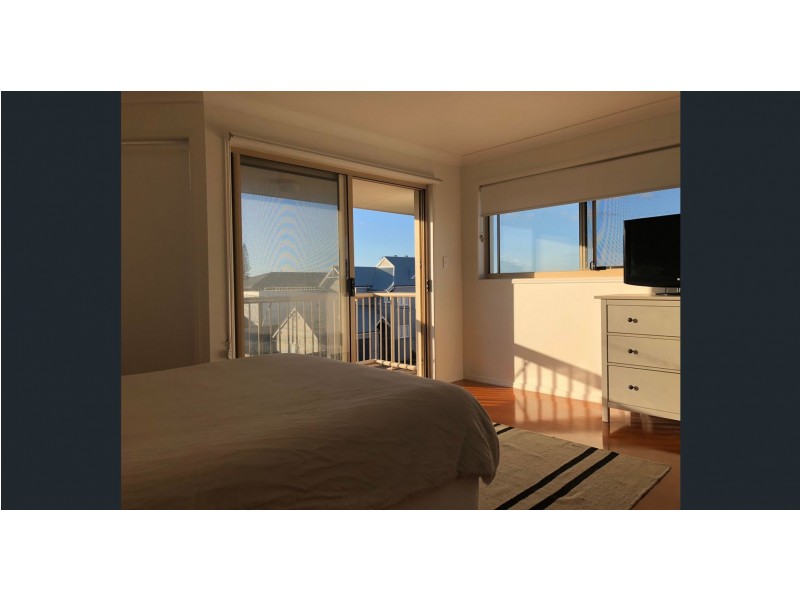 1/4 Fifteenth Avenue, Palm Beach QLD 4221