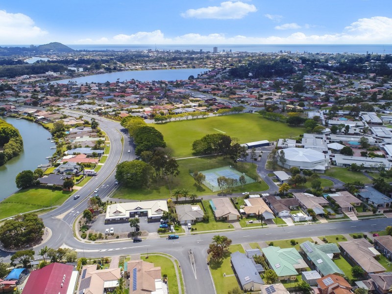 2 Saffron Street, Elanora QLD 4221