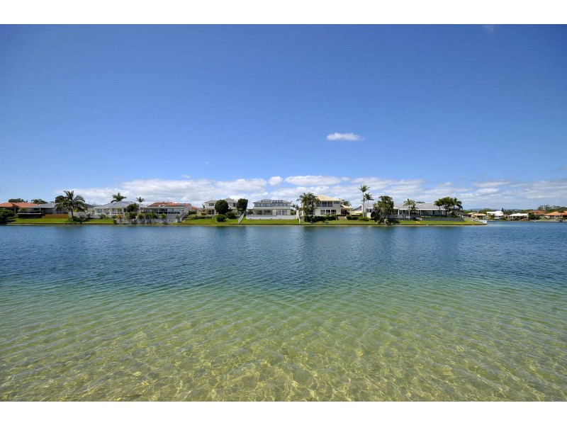 12 Darnay Road, Broadbeach Waters QLD 4218