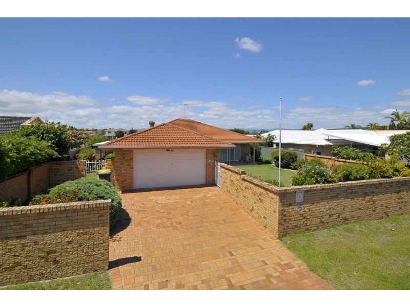 12 Darnay Road, Broadbeach Waters QLD 4218