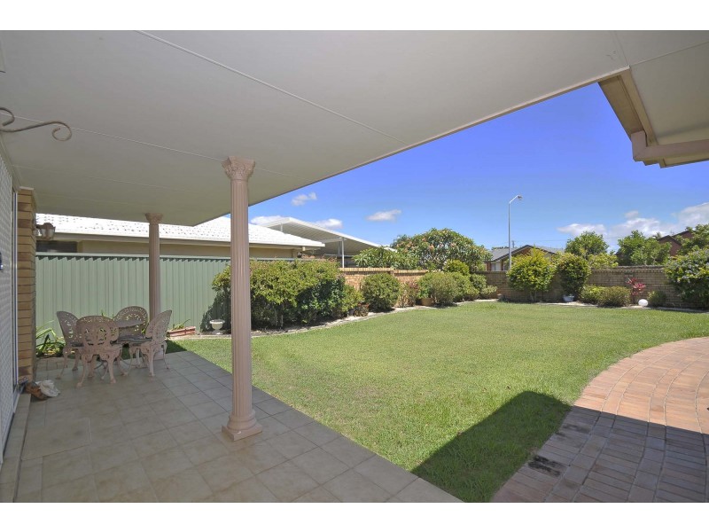 12 Darnay Road, Broadbeach Waters QLD 4218