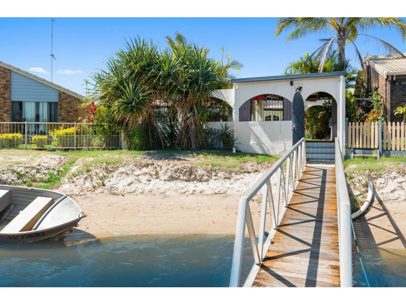 246 Mallawa Drive, Palm Beach QLD 4221