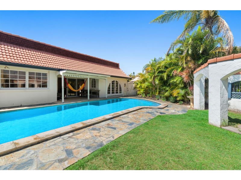 246 Mallawa Drive, Palm Beach QLD 4221