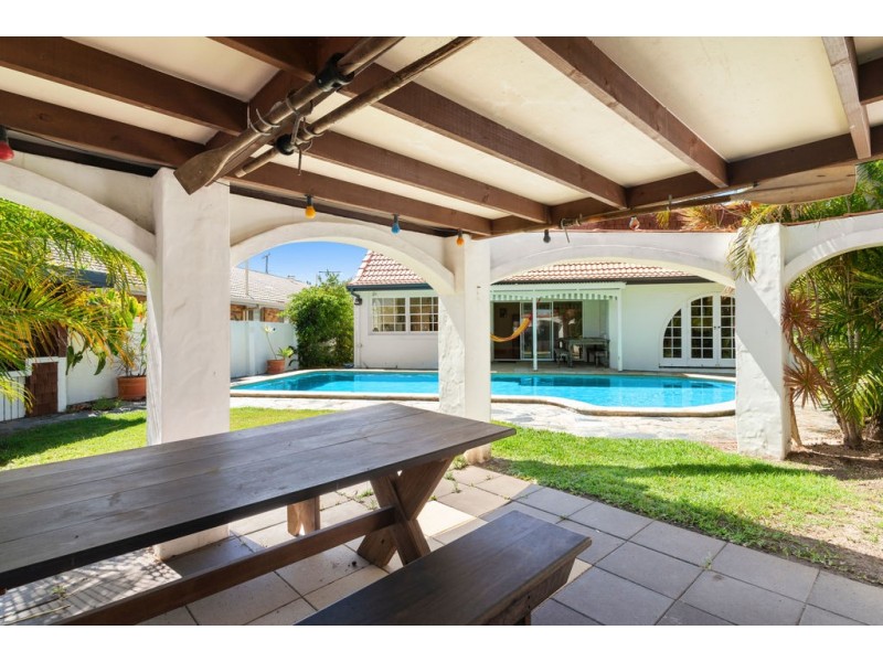 246 Mallawa Drive, Palm Beach QLD 4221